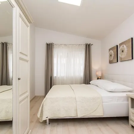Eden Apartments Апартаменты *